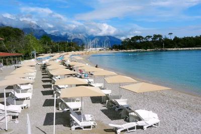 Чем заняться в Кемере в октябре, Центральный пляж