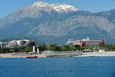 Чем заняться в Кемере в октябре, Вид на Центральный пляж