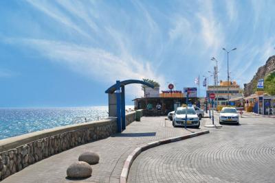 Таба, Пограничный пунк на территорию Израиля